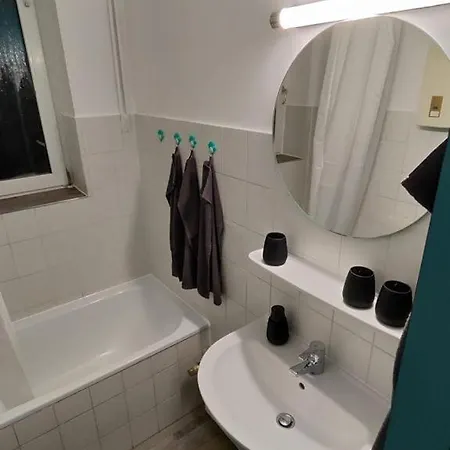 Lägenhet Ferienwohnung-monteurwohnung Berta, 3 Personen In Kleve, Zentrale Lage *