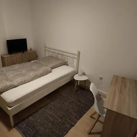 Ferienwohnung-monteurwohnung Berta, 3 Personen In Kleve, Zentrale Lage