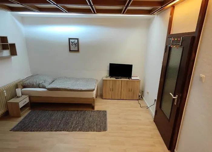 Ferienwohnung-monteurwohnung Berta, 3 Personen In Kleve, Zentrale Lage